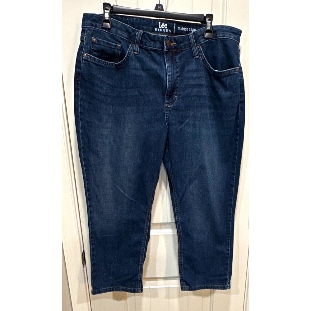 Lee Riders Women's Mid-Rise Capri Jeans Dark Wash Blue Denim Stretch 5-Pocket
